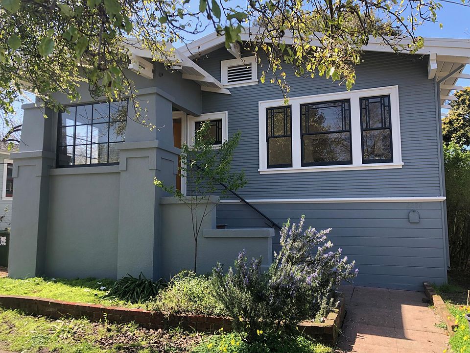 Front view (wide driveway on left)