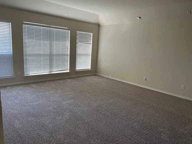 332 Kansas Trl — Photo 14
