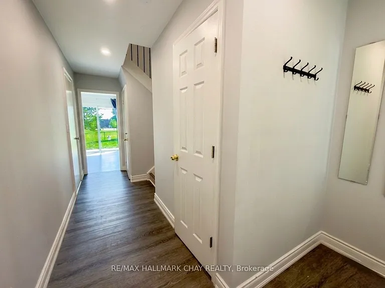 19 Carol Rd — Photo 3