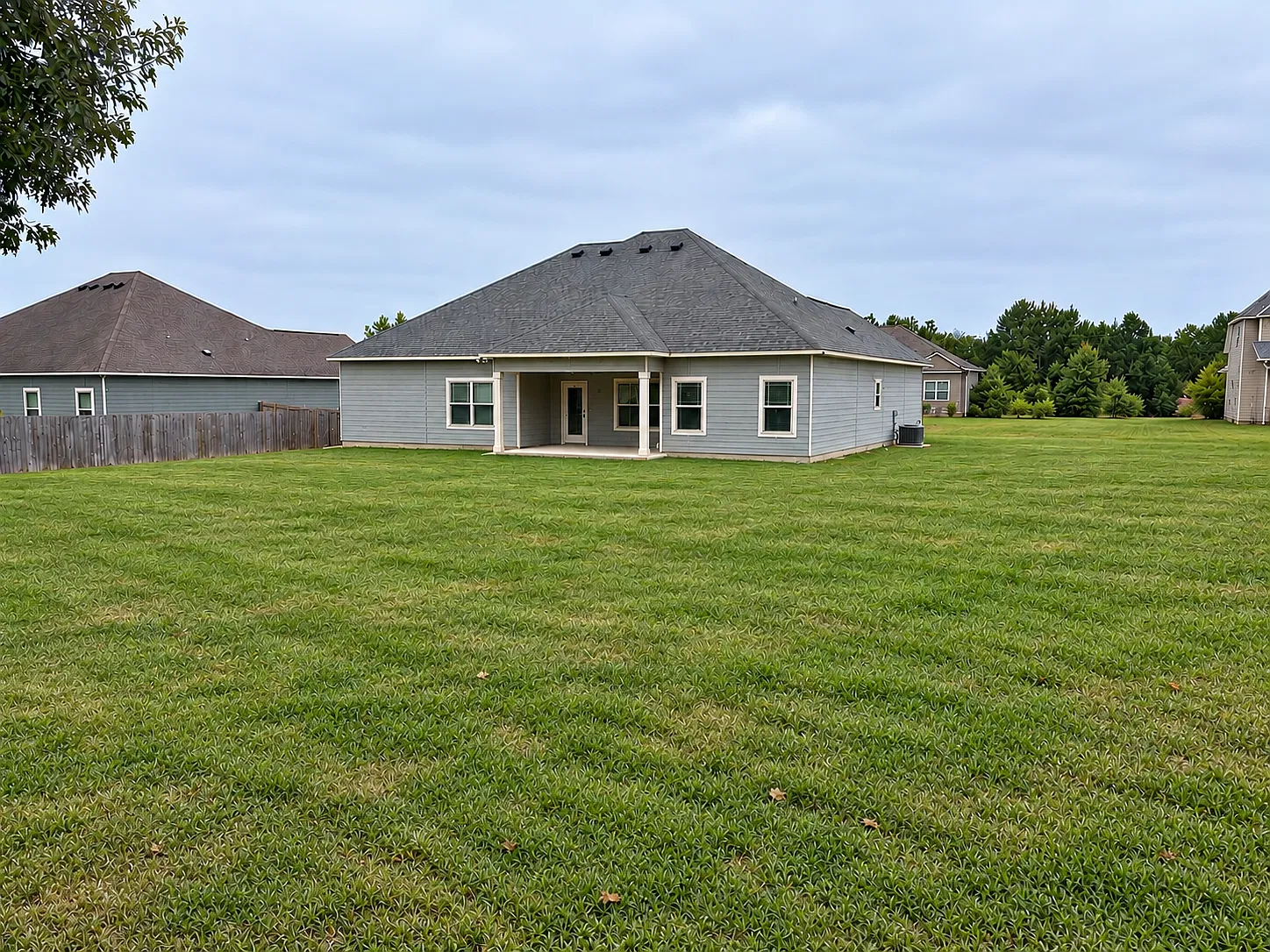 4 bed, 2046 sqft, $2,100 — Photo 2