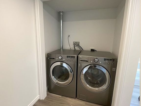 3rd image of 313 Elgin St