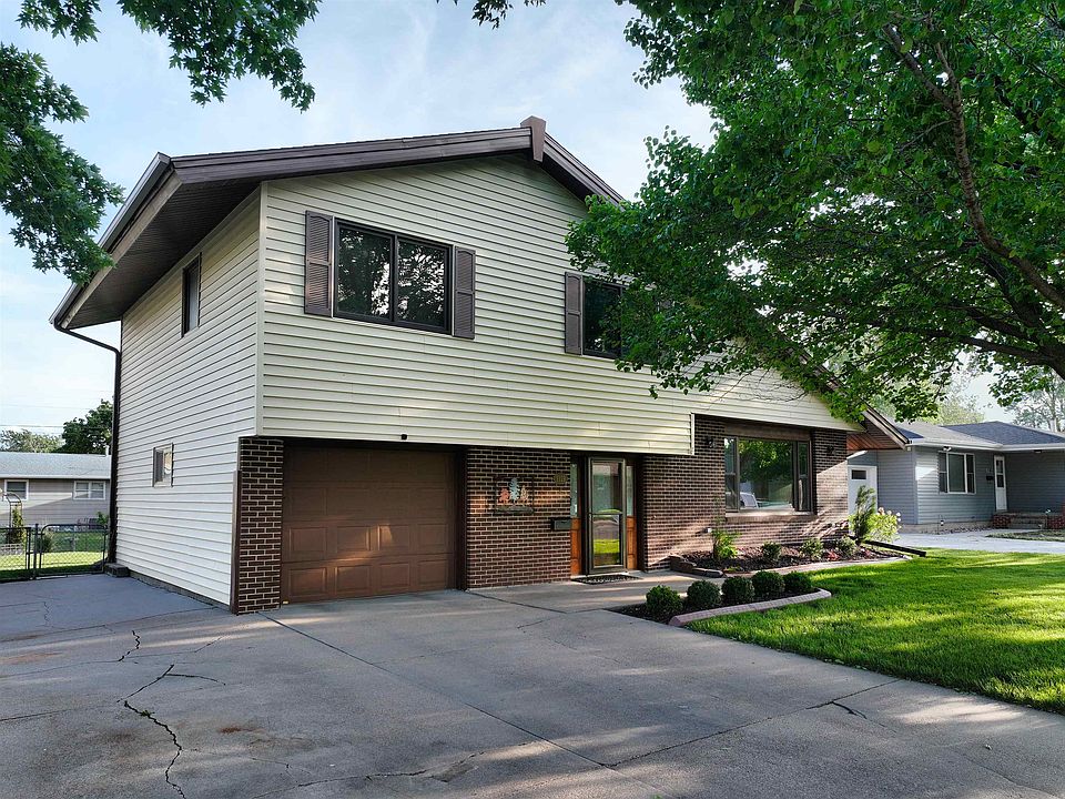 1st image of 1119 E 33rd Dr