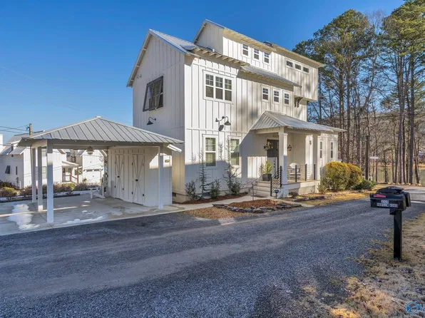 3329 Hardin Rd, Guntersville, AL 35976