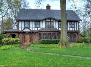 2583 Wellington Rd, Cleveland Heights, OH 44118