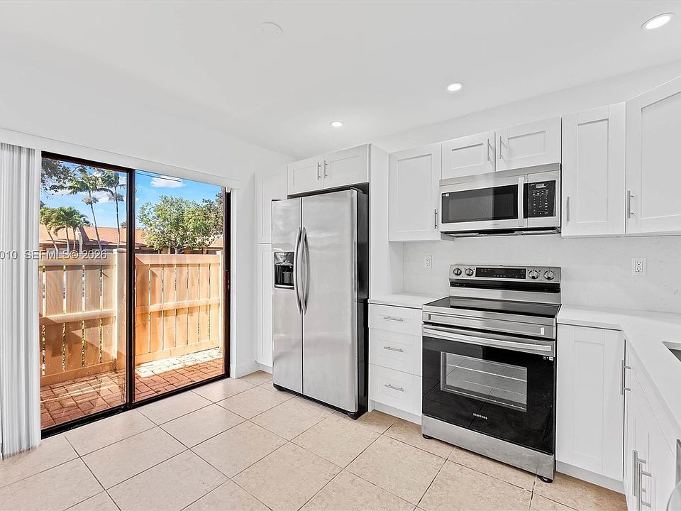 1st image of 795 Banks Rd