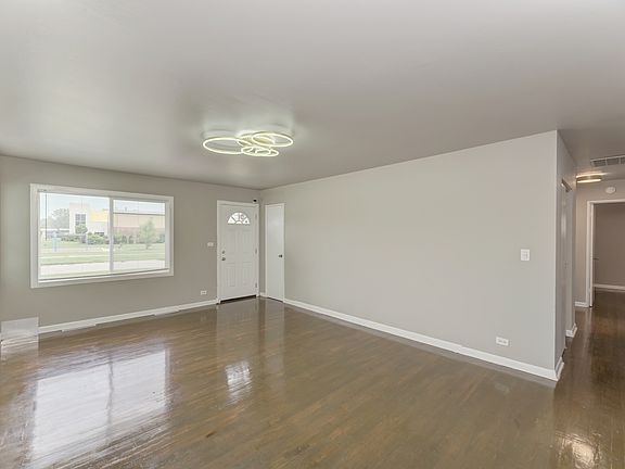 5th image of 2837 Oxford Dr