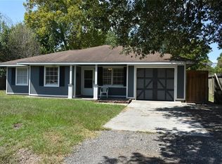 207 Inwood Ln, Highlands, TX 77562
