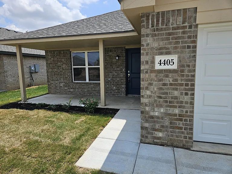 4405 Beacon Rd — Photo 4