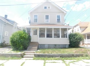 17 Chestnut St, Middletown, NY 10940