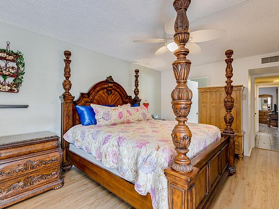 3rd image of 9217 E Olive Ln N