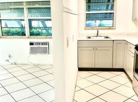 1645 NE 12th St, Fort Lauderdale, FL