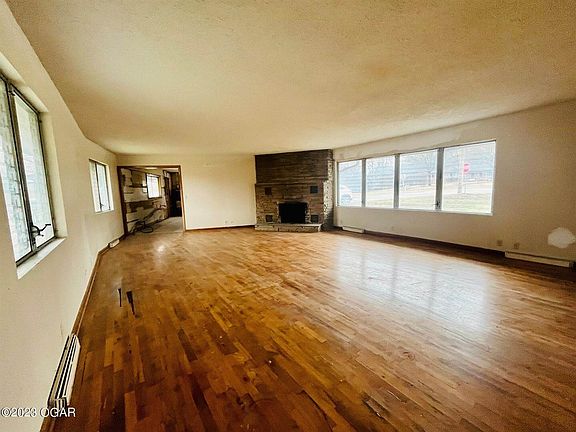 2nd image of 4501 Byers Ave