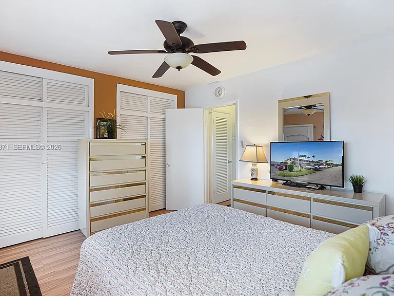 820 SW 11th Ave #18B — Photo 2