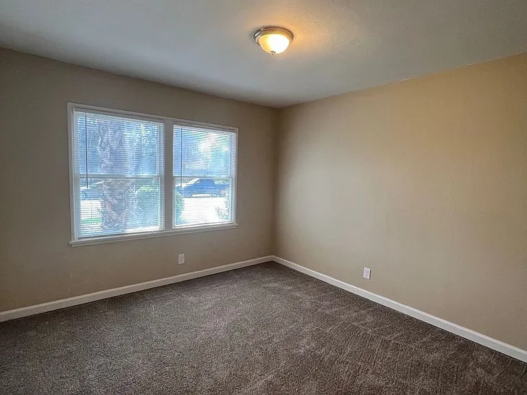 210 Irene St — Photo 18