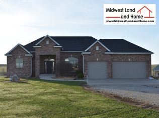 933 Arrowhead Rd, Marysville, KS 66508