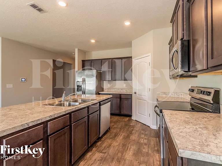 8369 Cape Fox Dr — Photo 6
