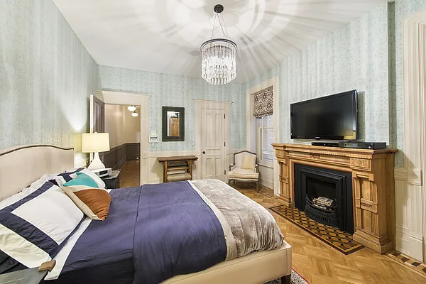 Sold by Nest Seekers International | media 4