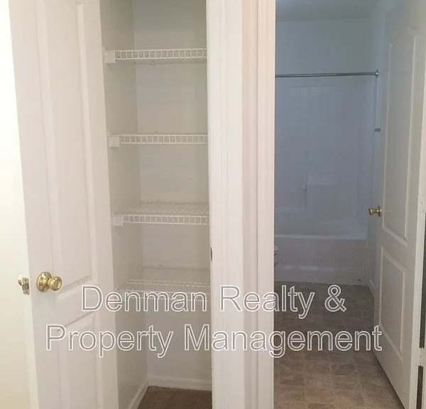 3914 S 52nd Ln — Photo 7