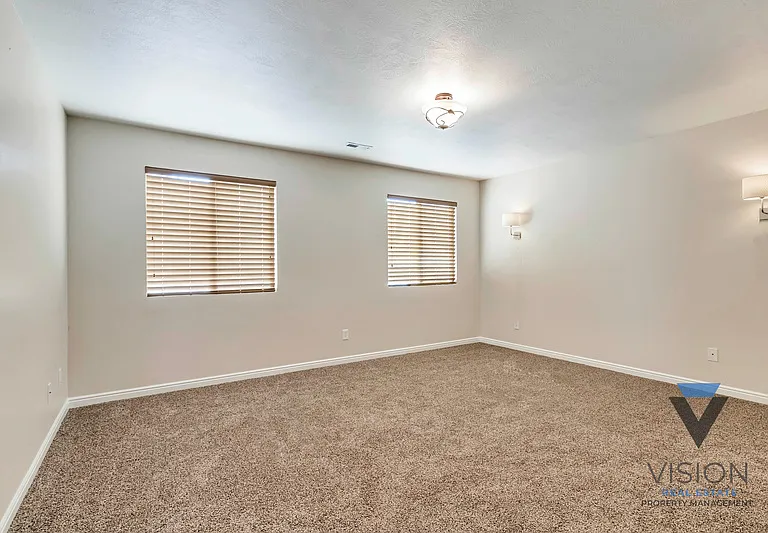 1143 W 150 N — Photo 16