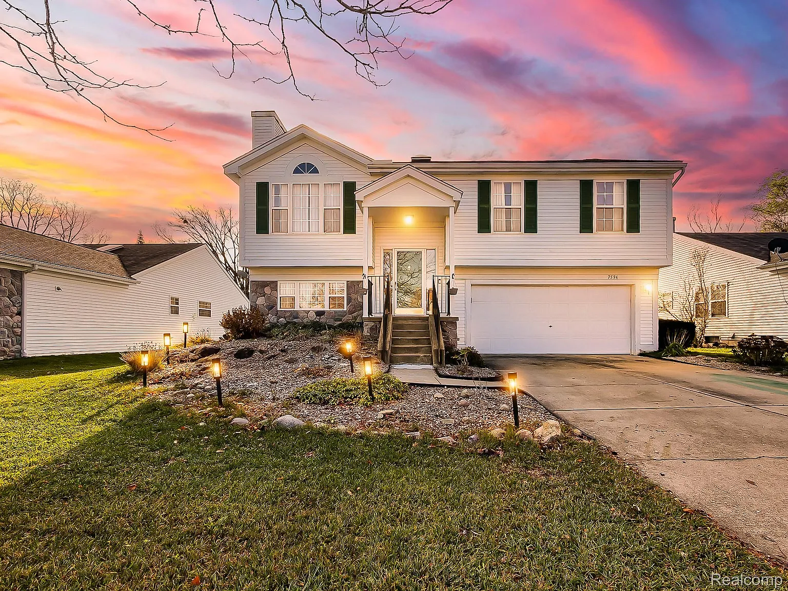 7594 Bay Tree Dr photo 1