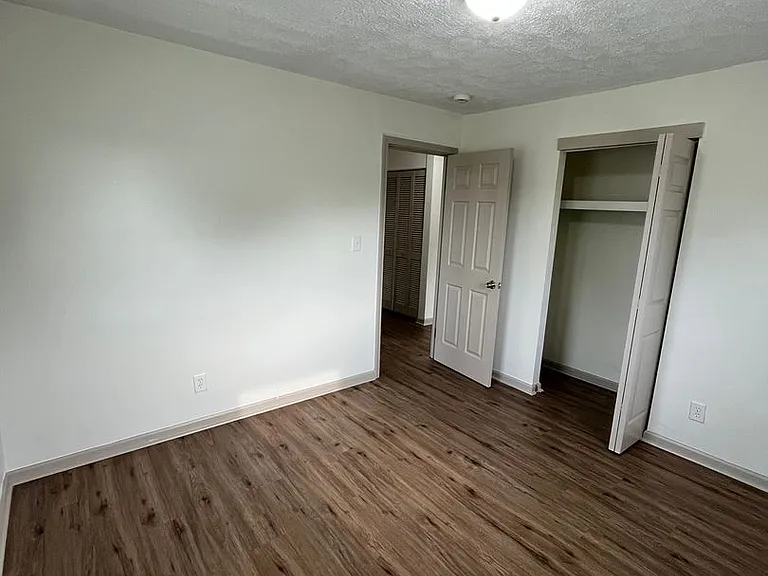 2083 Penrose Dr — Photo 12