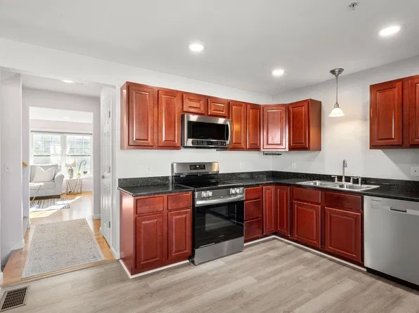 162 Karatzas Avenue, Manchester, NH 03104