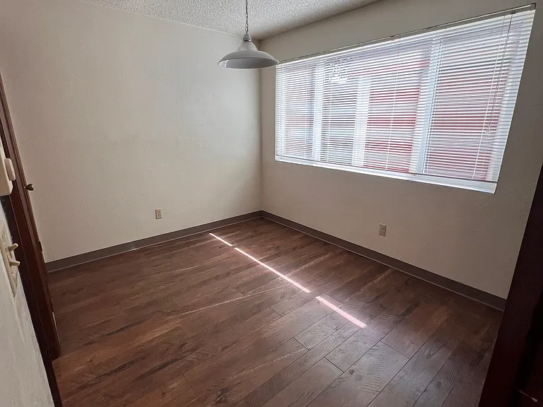1010 Midway Dr NE #10 — Photo 8
