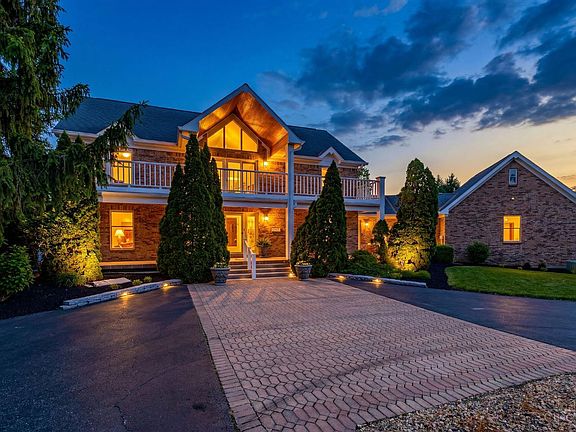 2nd image of 4885 Beechwood Rd