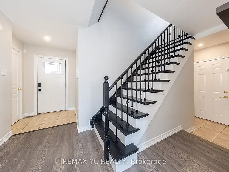 47 McMulkin St — Photo 4