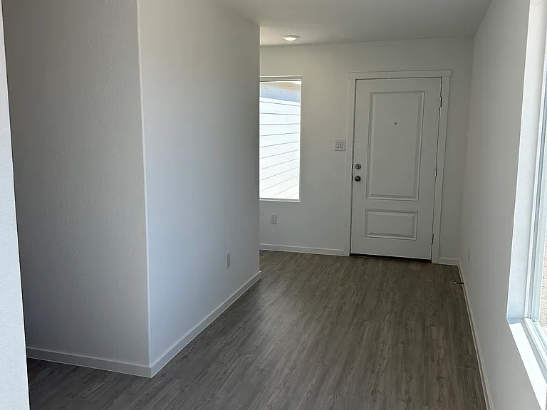 1417 White Willow — Photo 2