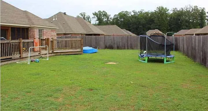 614 Oak Park Cir — Photo 36