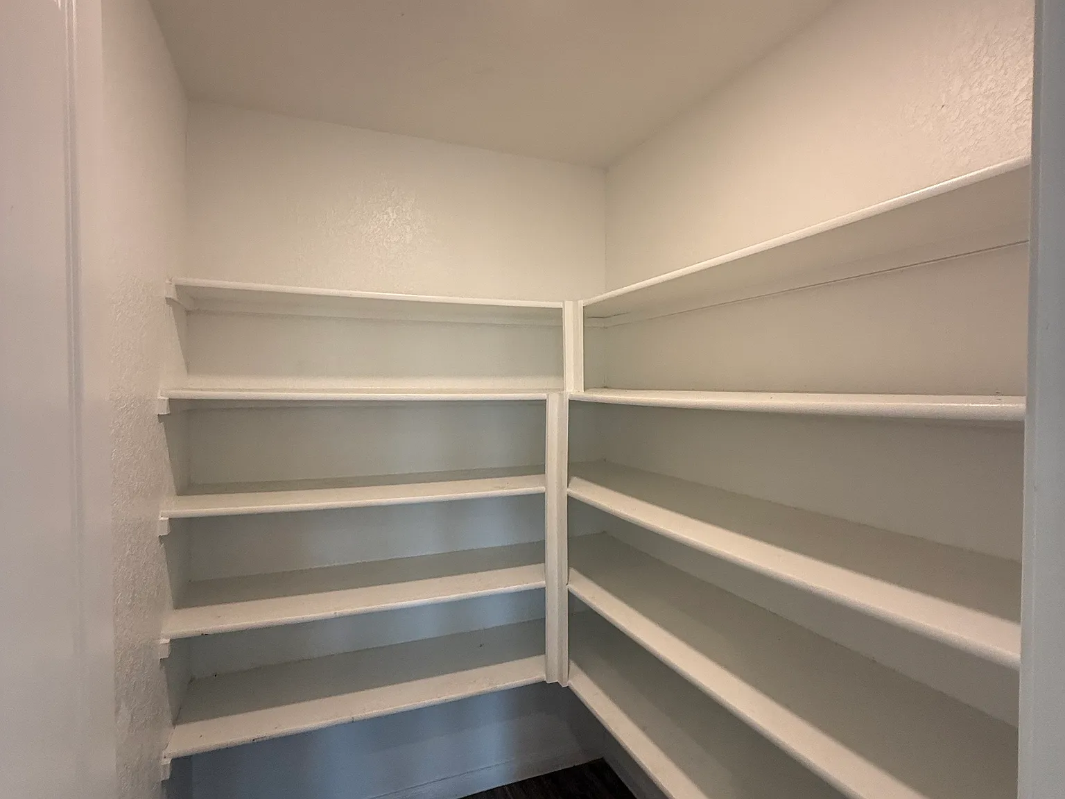3 bed, 2067 sqft, $1,995 — Photo 3