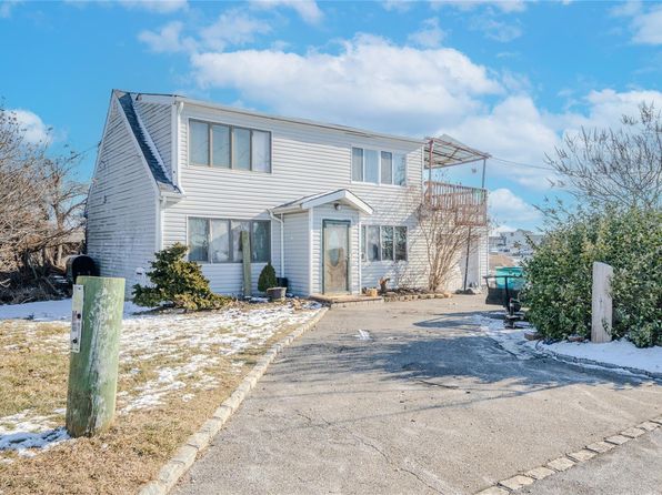 295 Bergen Avenue, West Babylon, NY 11704