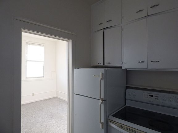3rd image of 546 Atwood St #10