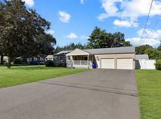 31 Arlington Rd, Windsor Locks, CT 06096