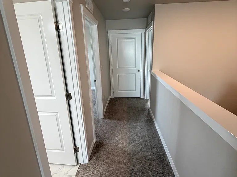 960 SW Raelynn St — Photo 33