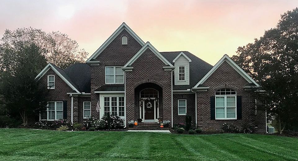 1st image of 125 Belmont Pl