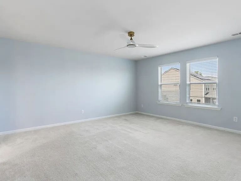 402 Carrara Dr — Photo 9
