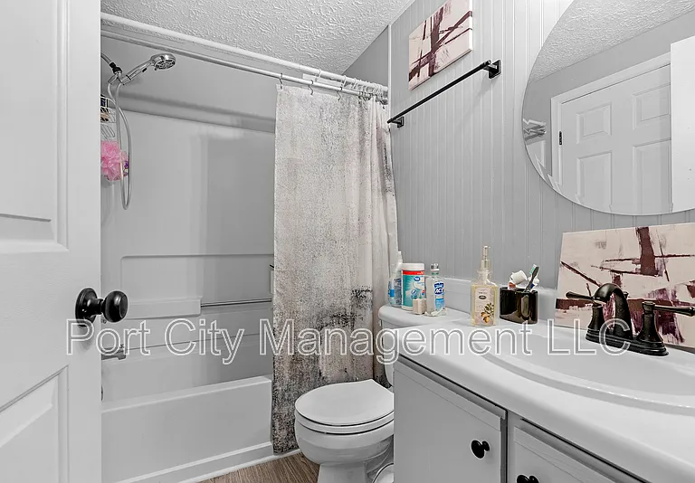 8030 Abbey Ct #H — Photo 6