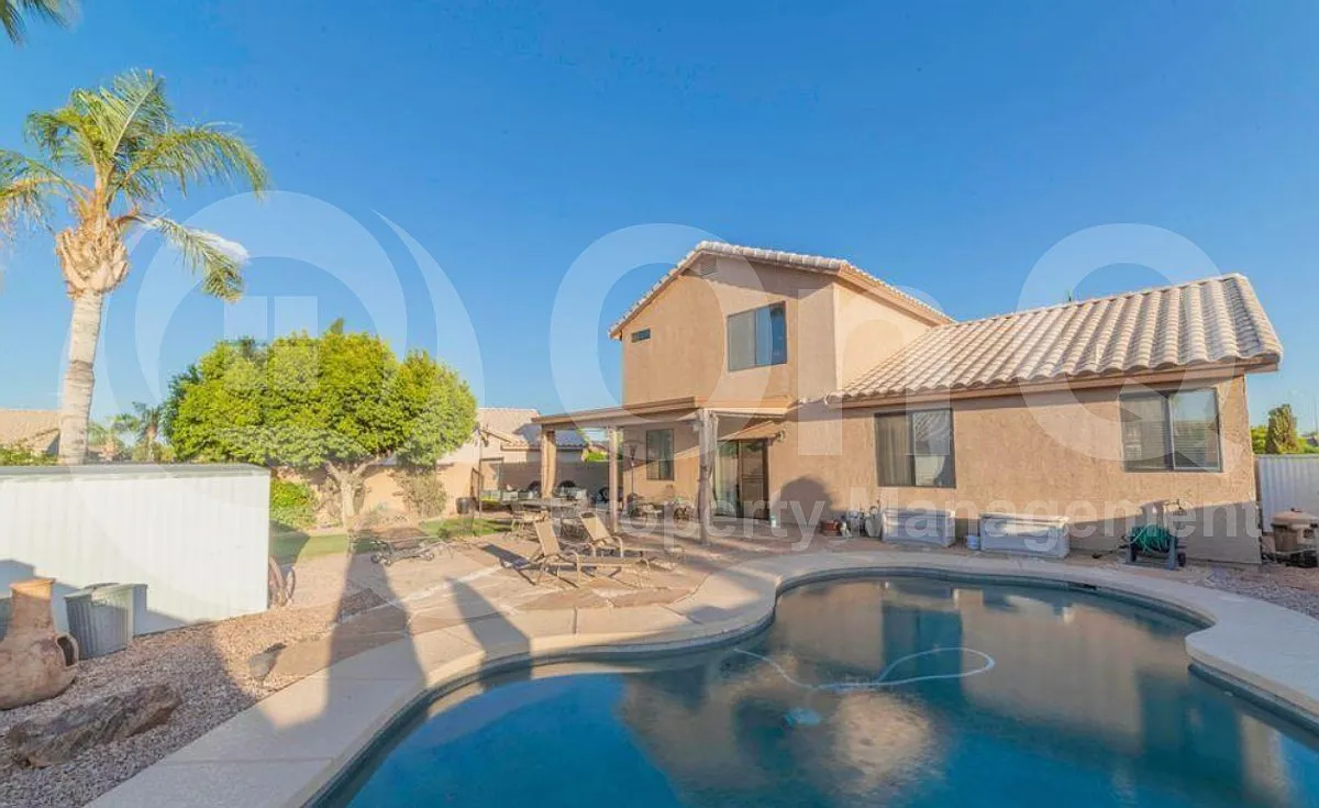 4 bed, 3.0 bath, 2004 sqft, $2,500 — Photo 2