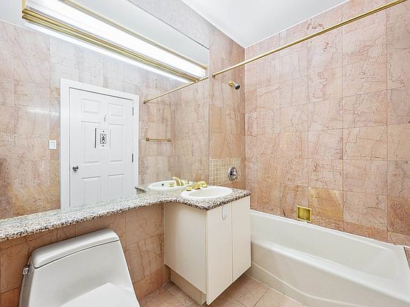 5th image of 106 Fulton St APT 7D