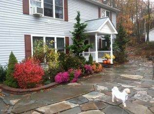 131 Buckeye Ln, Milford, PA 18337