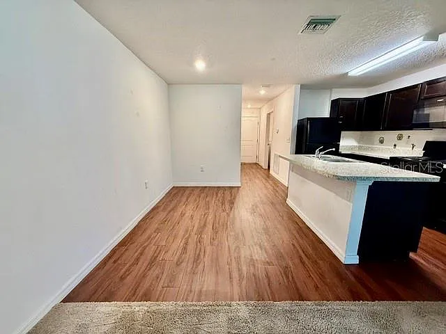 2 bed, 2.0 bath, 1008 sqft, $1,700 — Photo 3