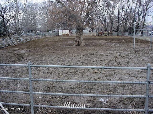 1st image of 0 NNA 3rd Ave & Ahtanum Avenue