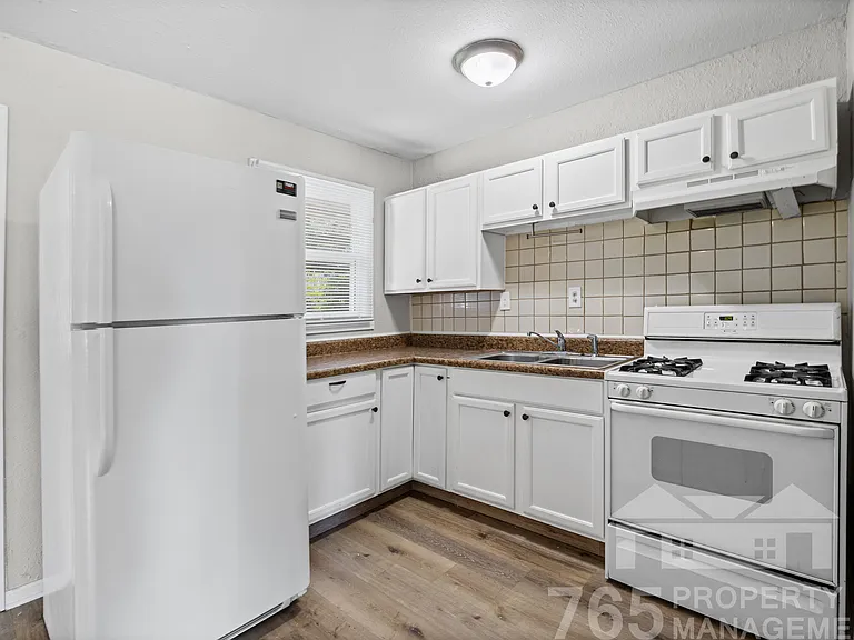 5201 Mohawk Dr — Photo 4