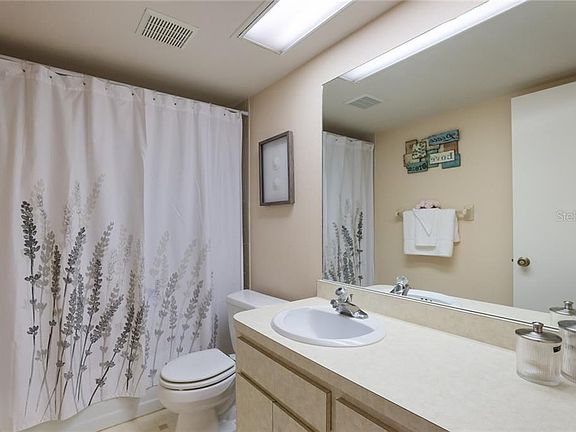 4th image of 4725 Village Gardens Dr #73