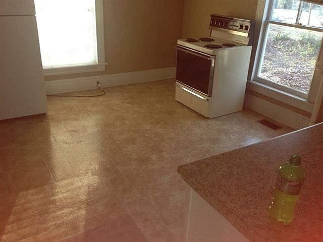 2nd image of 728 N Liberty St
