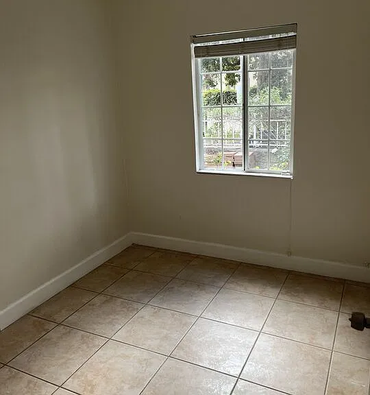 101 N La Peer Dr — Photo 25