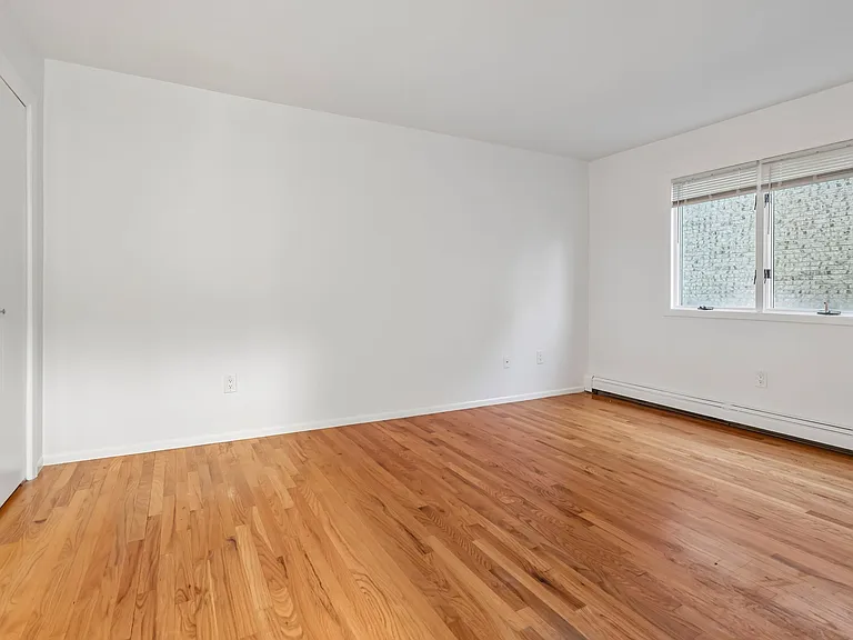 336 E Columbia Ave — Photo 8
