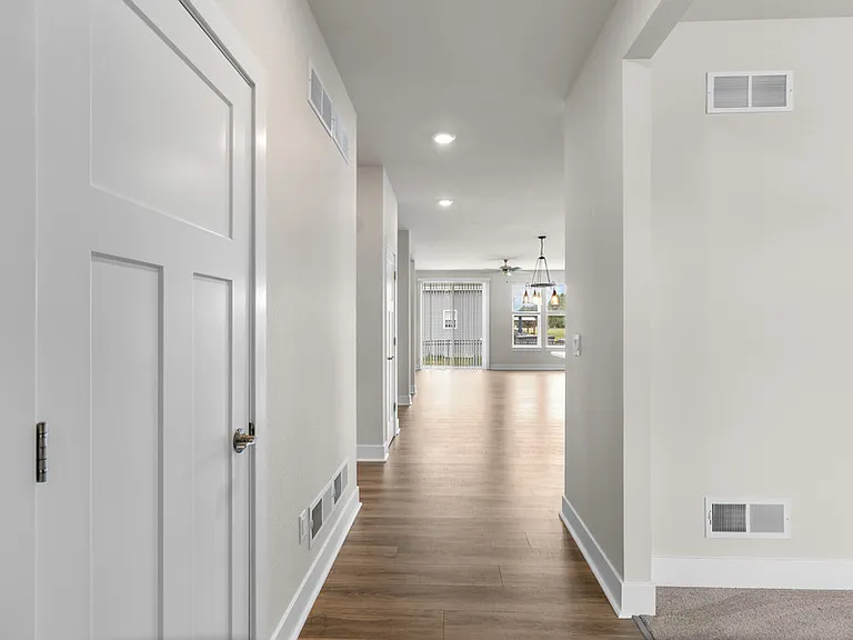 265 Farmstead Dr — Photo 2